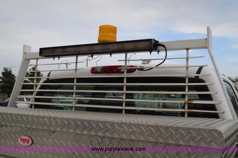 image for item L3757 2007 Chevrolet Silverado 2500HD Crew Cab pickup truck