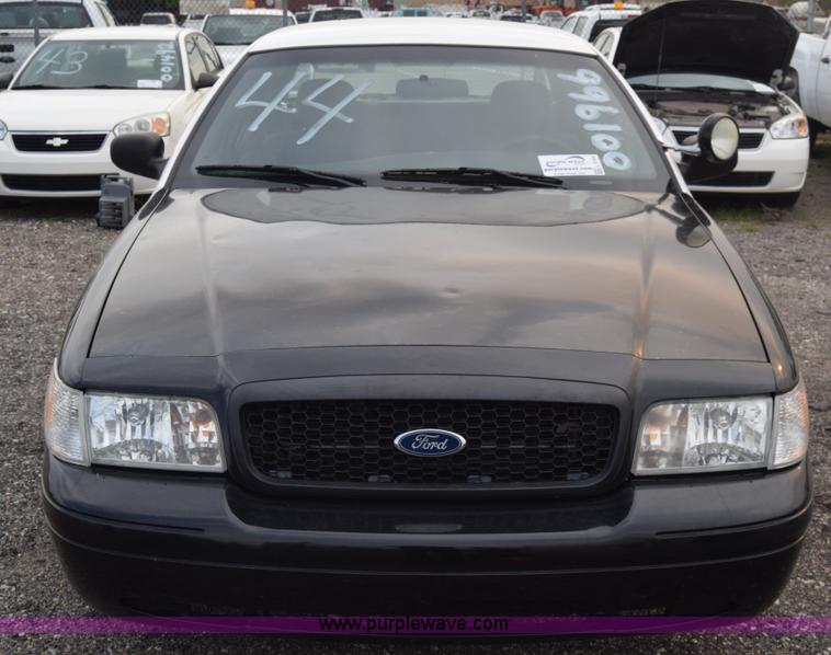 image for item L3759 2009 Ford Crown Victoria Police Interceptor