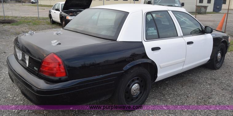 image for item L3759 2009 Ford Crown Victoria Police Interceptor