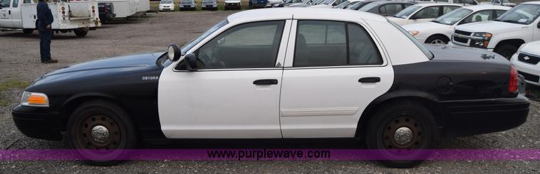 image for item L3759 2009 Ford Crown Victoria Police Interceptor