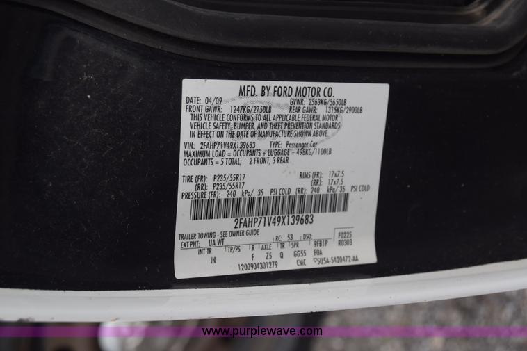 image for item L3759 2009 Ford Crown Victoria Police Interceptor