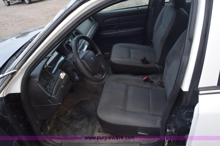 image for item L3759 2009 Ford Crown Victoria Police Interceptor
