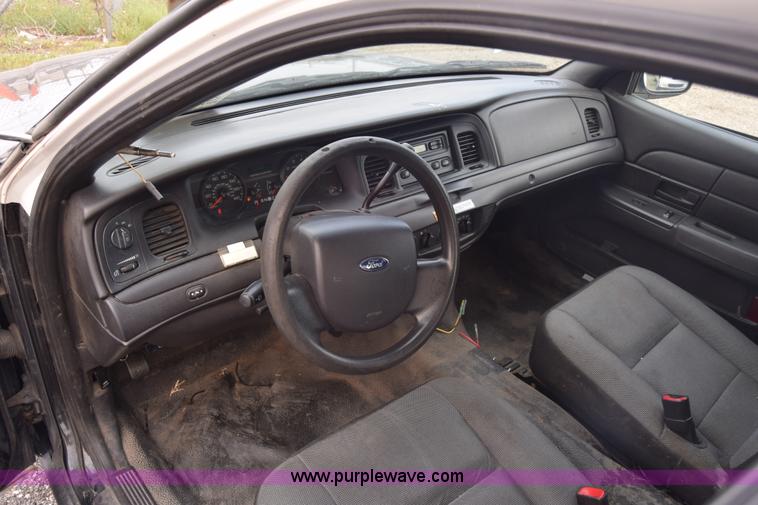 image for item L3759 2009 Ford Crown Victoria Police Interceptor