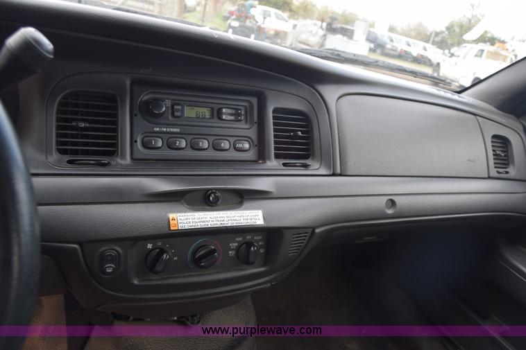 image for item L3759 2009 Ford Crown Victoria Police Interceptor