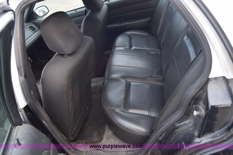 image for item L3759 2009 Ford Crown Victoria Police Interceptor