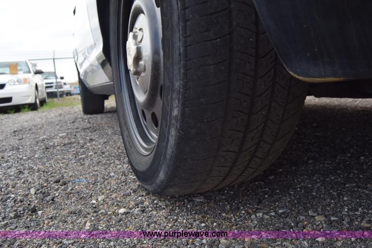 image for item L3759 2009 Ford Crown Victoria Police Interceptor