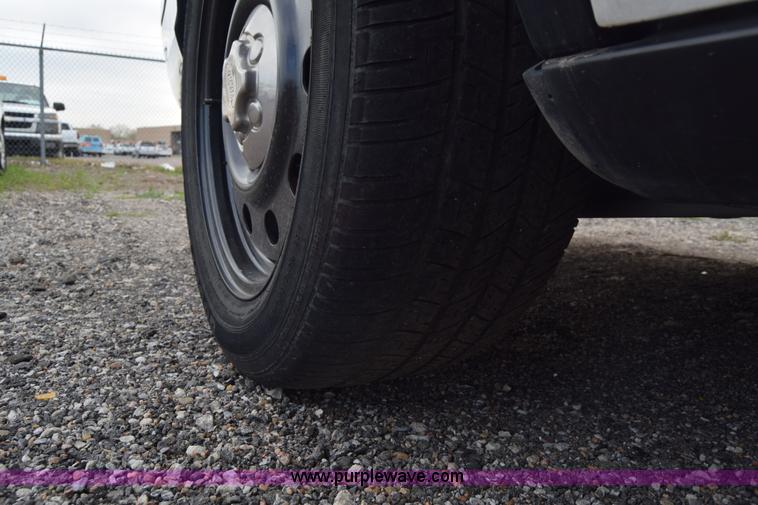 image for item L3759 2009 Ford Crown Victoria Police Interceptor