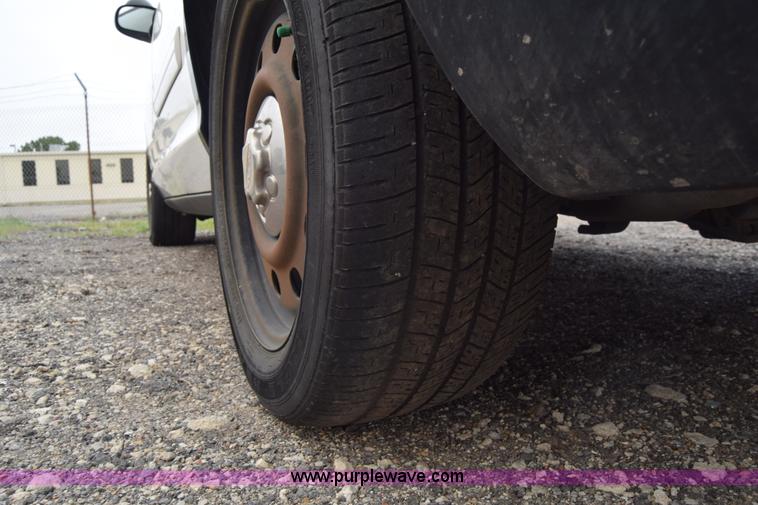 image for item L3759 2009 Ford Crown Victoria Police Interceptor