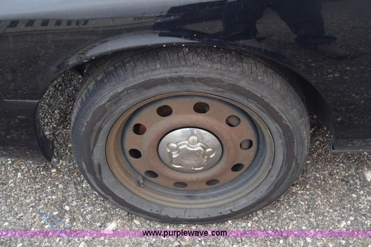 image for item L3759 2009 Ford Crown Victoria Police Interceptor