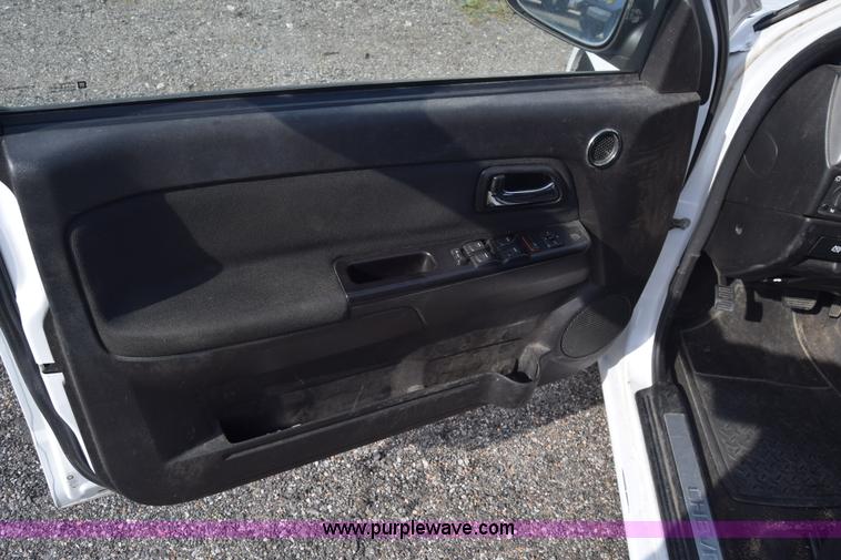 image for item L3761 2008 Chevrolet Colorado LT Crew Cab pickup truck