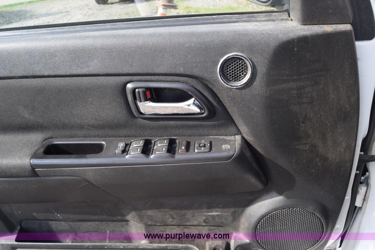 image for item L3761 2008 Chevrolet Colorado LT Crew Cab pickup truck