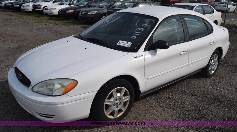 image for item L3762 2006 Ford Taurus SE