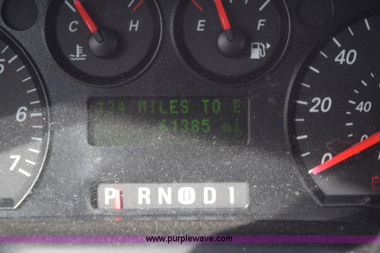 image for item L3762 2006 Ford Taurus SE