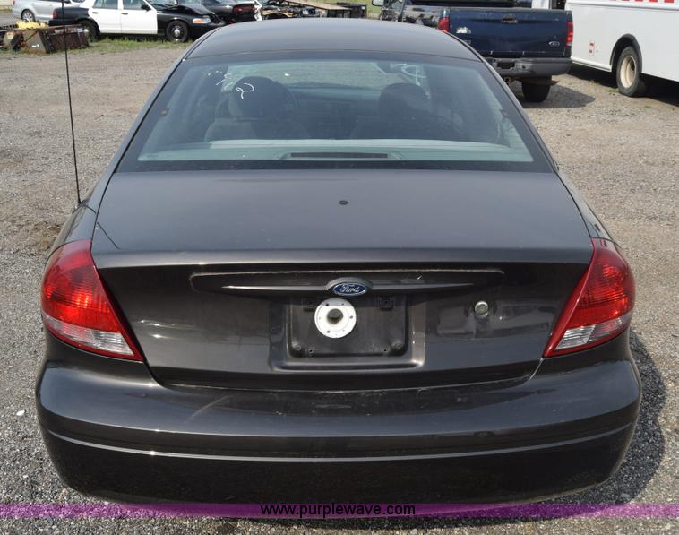 image for item L3766 2006 Ford Taurus SE