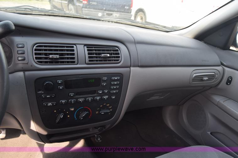 image for item L3766 2006 Ford Taurus SE