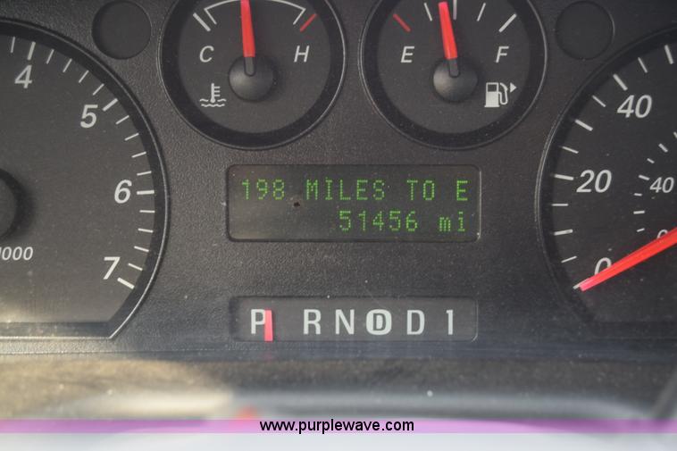 image for item L3766 2006 Ford Taurus SE