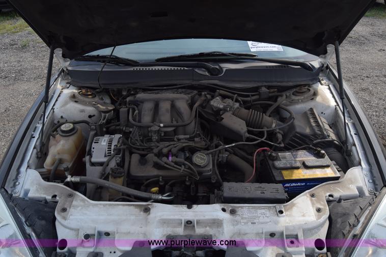 image for item L3766 2006 Ford Taurus SE