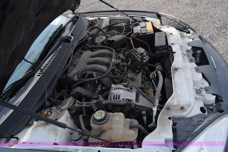 image for item L3766 2006 Ford Taurus SE