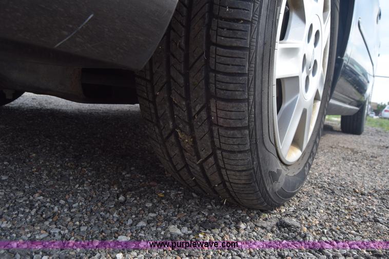 image for item L3766 2006 Ford Taurus SE