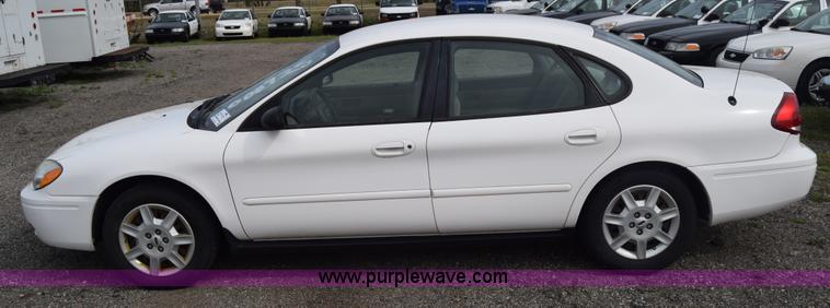 image for item L3767 2006 Ford Taurus SE