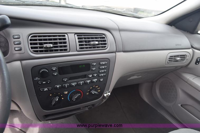 image for item L3767 2006 Ford Taurus SE