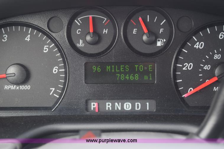 image for item L3767 2006 Ford Taurus SE