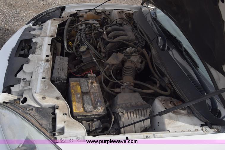 image for item L3767 2006 Ford Taurus SE