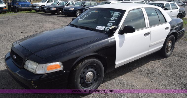 image for item L3770 2009 Ford Crown Victoria Police Interceptor