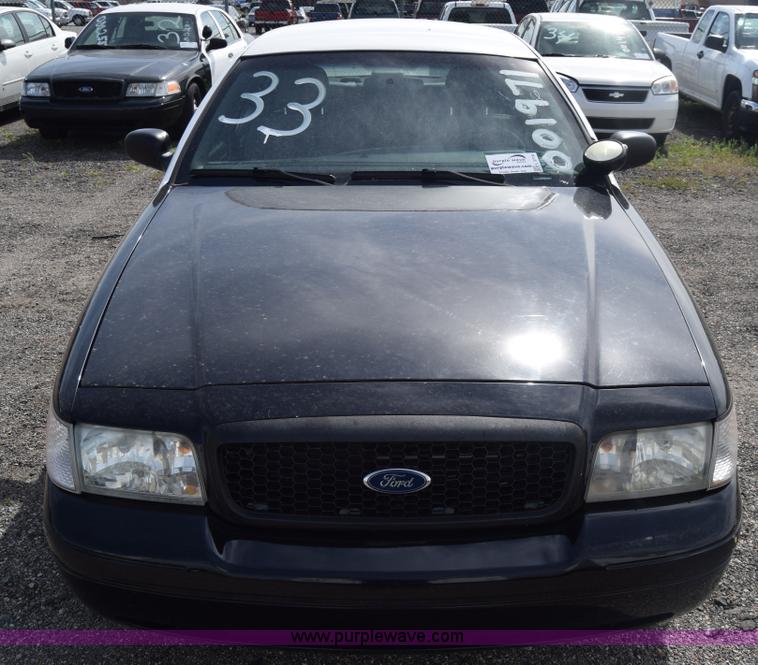 image for item L3770 2009 Ford Crown Victoria Police Interceptor