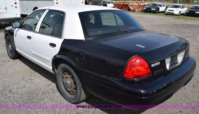 image for item L3770 2009 Ford Crown Victoria Police Interceptor