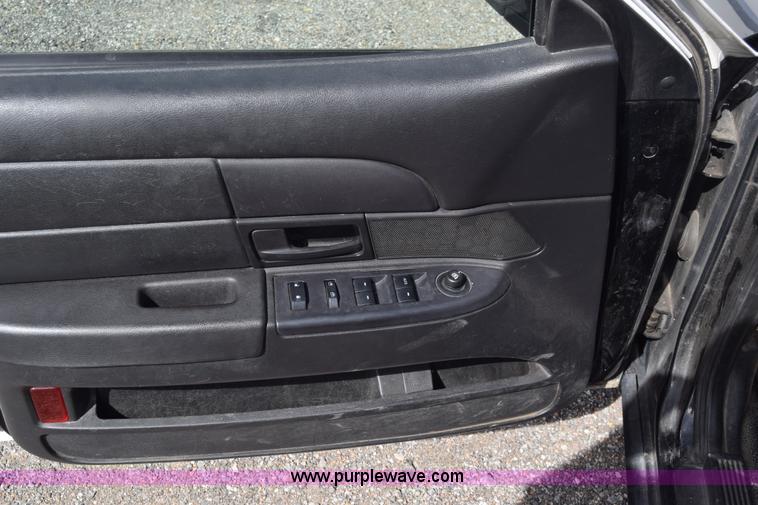 image for item L3770 2009 Ford Crown Victoria Police Interceptor