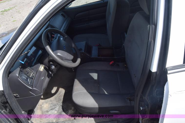 image for item L3770 2009 Ford Crown Victoria Police Interceptor