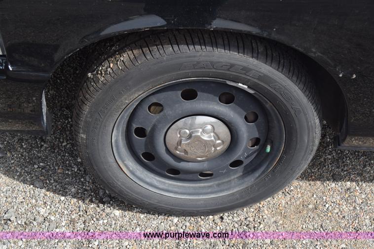 image for item L3770 2009 Ford Crown Victoria Police Interceptor