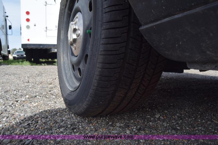 image for item L3770 2009 Ford Crown Victoria Police Interceptor