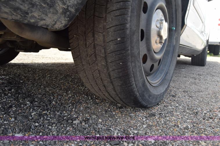 image for item L3770 2009 Ford Crown Victoria Police Interceptor