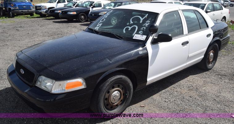 image for item L3771 2010 Ford Crown Victoria Police Interceptor