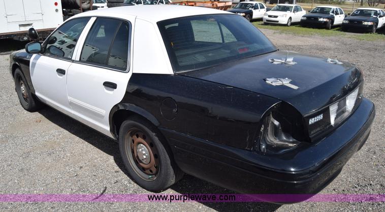 image for item L3771 2010 Ford Crown Victoria Police Interceptor