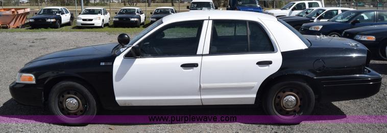image for item L3771 2010 Ford Crown Victoria Police Interceptor