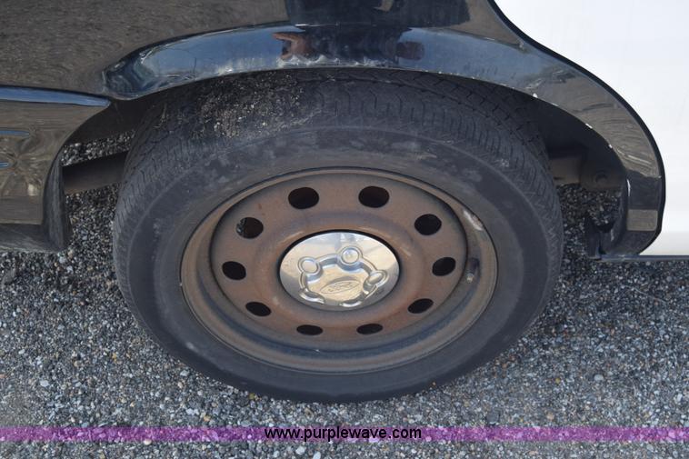 image for item L3771 2010 Ford Crown Victoria Police Interceptor