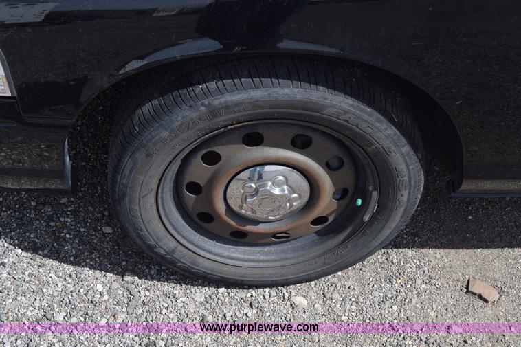 image for item L3771 2010 Ford Crown Victoria Police Interceptor