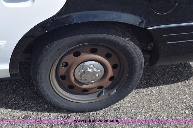 image for item L3771 2010 Ford Crown Victoria Police Interceptor