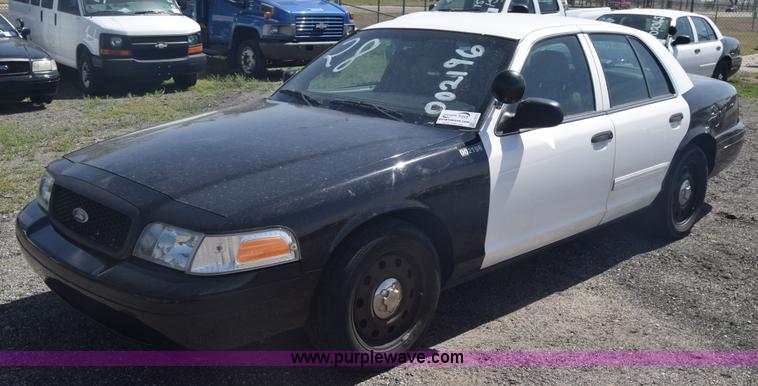 image for item L3775 2010 Ford Crown Victoria Police Interceptor