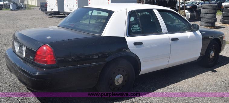 image for item L3775 2010 Ford Crown Victoria Police Interceptor
