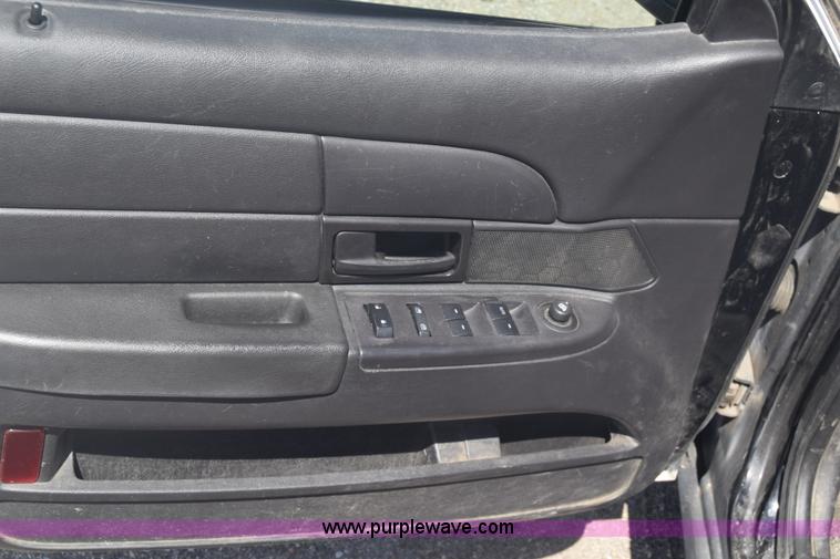 image for item L3775 2010 Ford Crown Victoria Police Interceptor