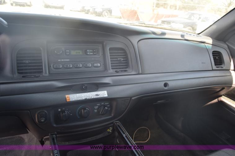 image for item L3775 2010 Ford Crown Victoria Police Interceptor