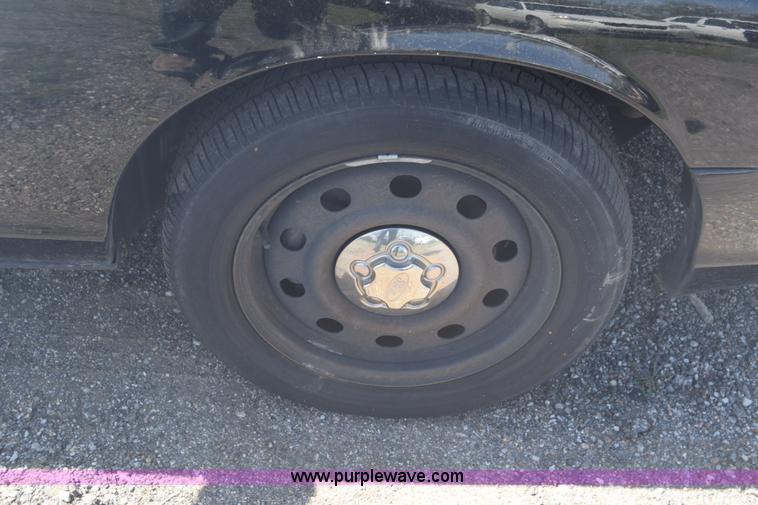 image for item L3775 2010 Ford Crown Victoria Police Interceptor