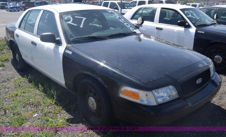 image for item L3776 2011 Ford Crown Victoria Police Interceptor