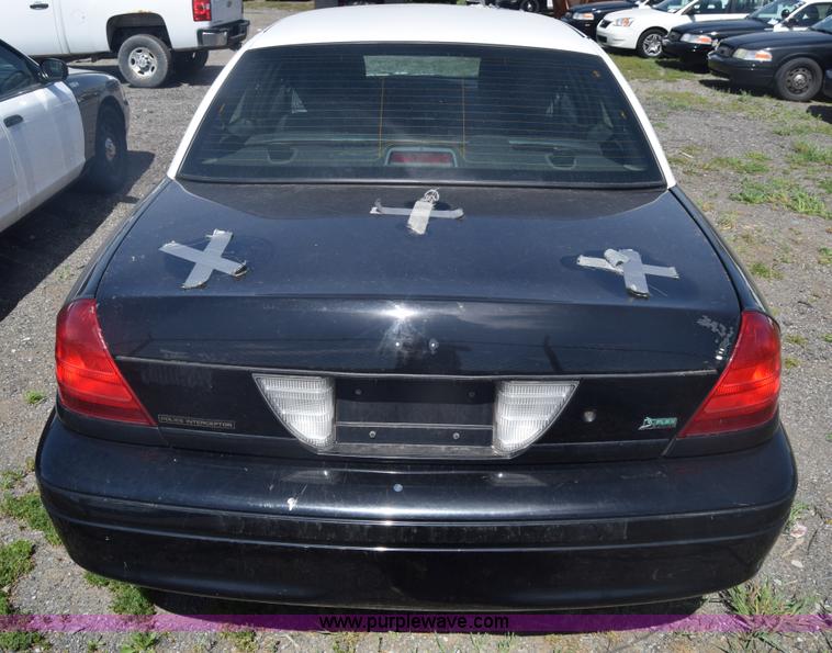 image for item L3776 2011 Ford Crown Victoria Police Interceptor