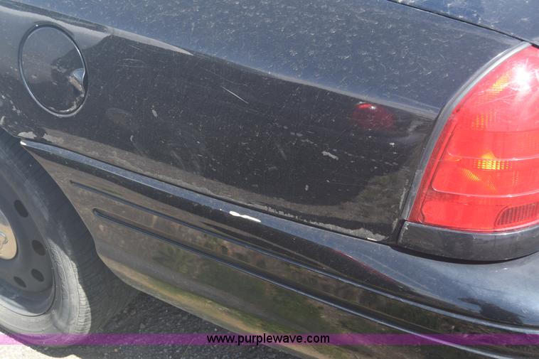 image for item L3776 2011 Ford Crown Victoria Police Interceptor