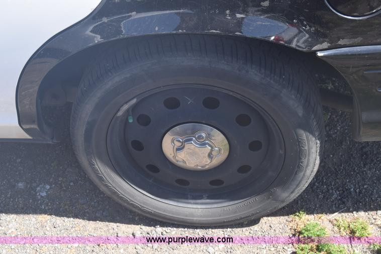 image for item L3776 2011 Ford Crown Victoria Police Interceptor